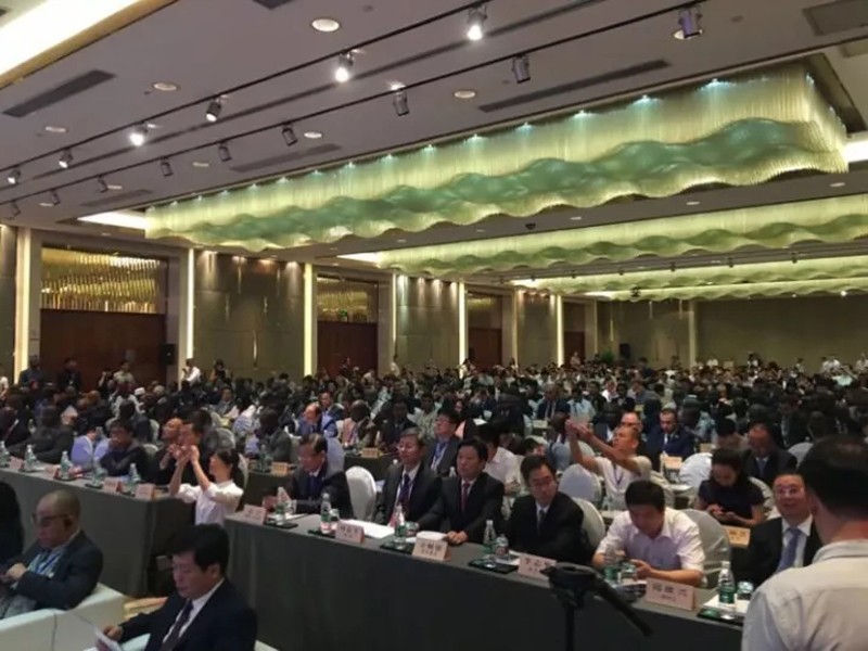 中非地產(chǎn)對(duì)接亮化工程